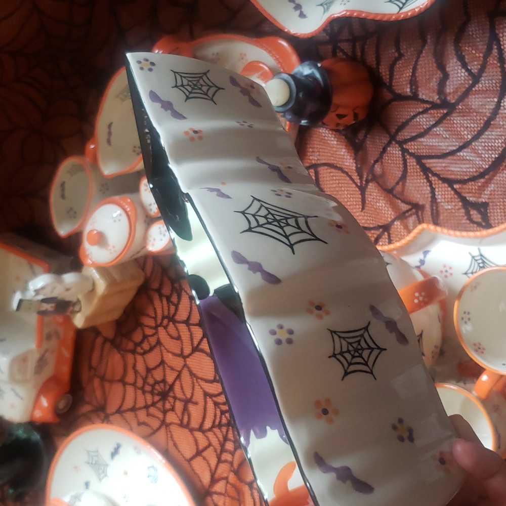 Collectible BOOFETTI Halloween Bakeware Sets! - Picture 9 of 10